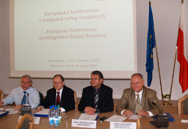Prowadzący Europejską Konferencję o Integracji Usług Socjalnych Rady Europy i Ministerstwa Pracy i Polityki Społecznej